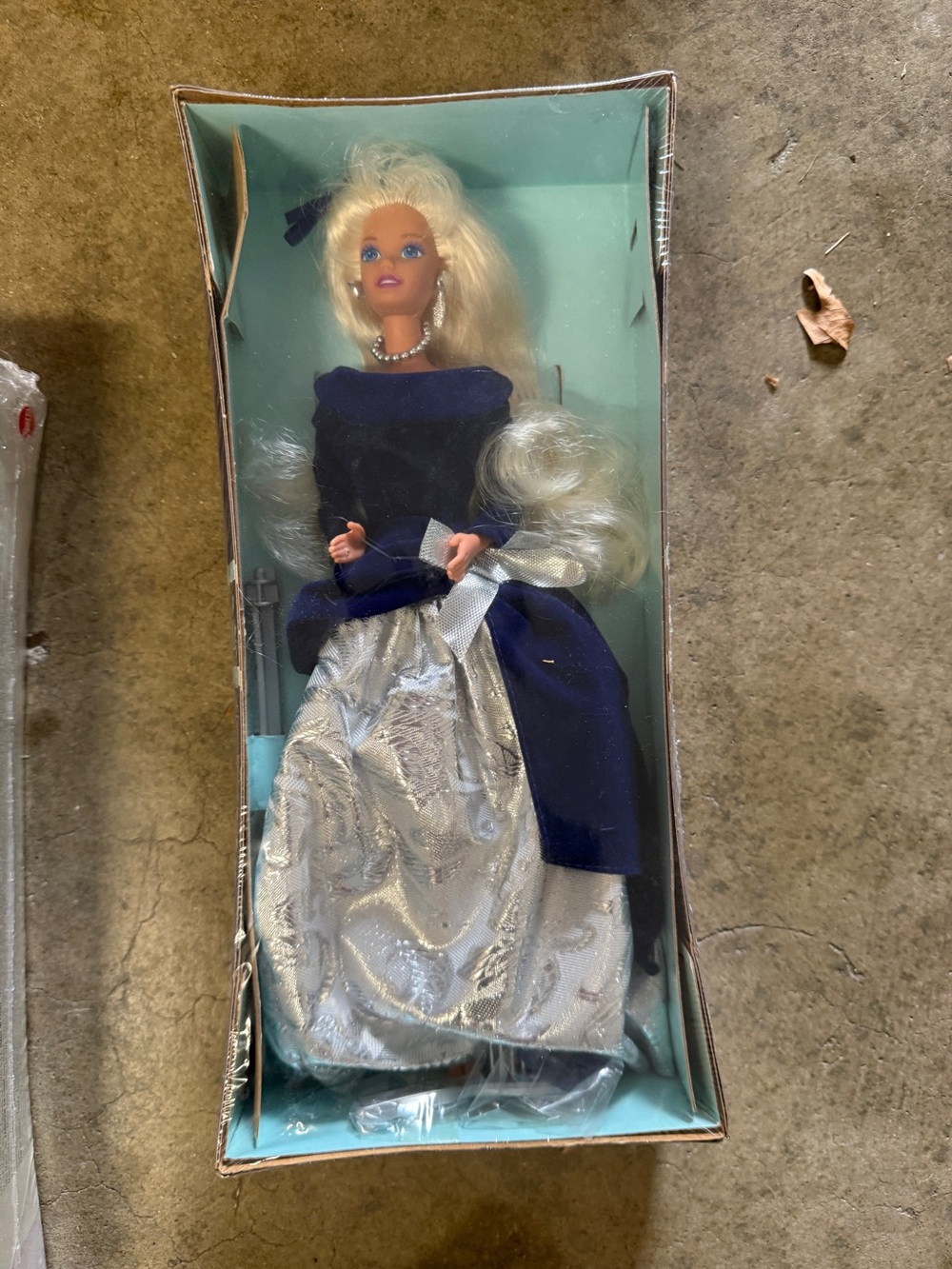 Winter Velvet Barbie - Avon Special Edition